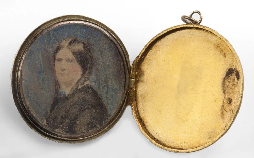 Antique Georgian opal diamond and 18k yellow and white gold mourning locket with watercolor portrait circa 1820-1830. pdvc457