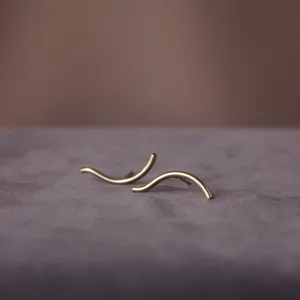 Curve Studs