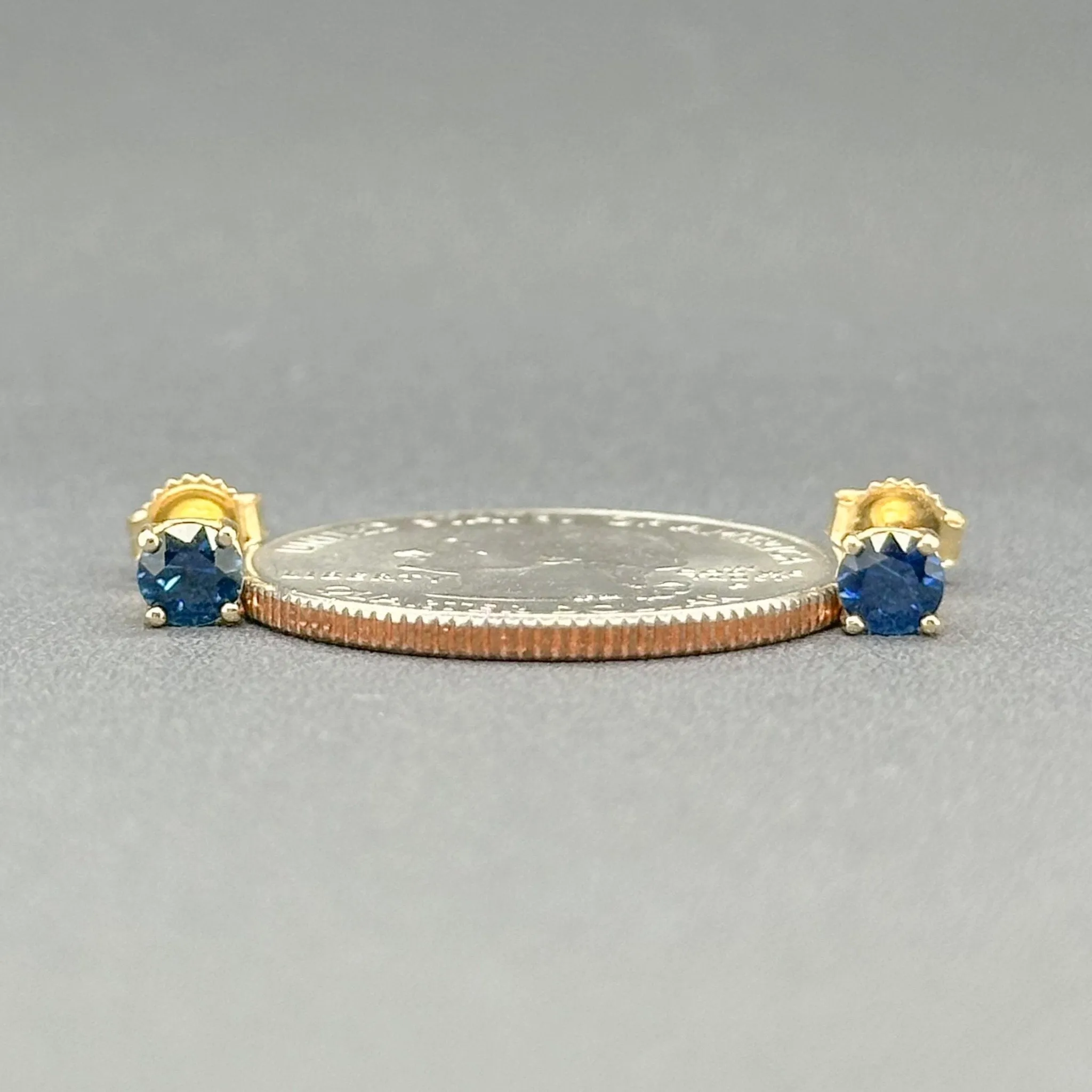 Estate 14K Y Gold 4mm 0.60ctw Sapphire Stud Earrings