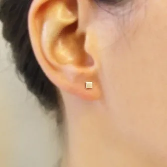 <!--ER232-->square button stud earrings